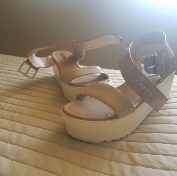 shoes - Picture 3 of 3